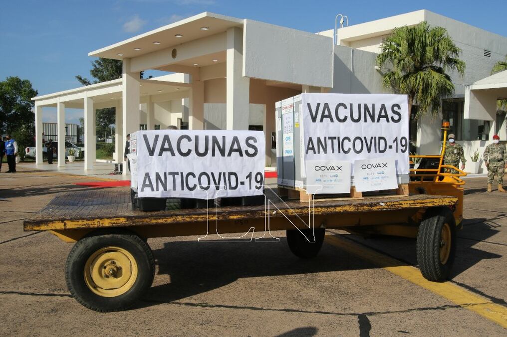 La viceministra de Salud, Lida Sosa, reconoció que los intendentes pueden gestionar las compras de inmunizantes, siempre y cuando cumplan los procesos de verificación. Foto: Néstor Soto.