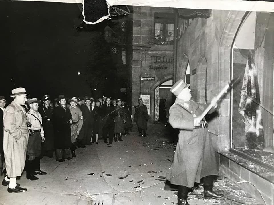 La "Noche de los Cristales Rotos" fue un punto sin retorno para la comunidad judía europea, poco antes del comienzo de la II Guerra Mundial. Foto: Facebook.