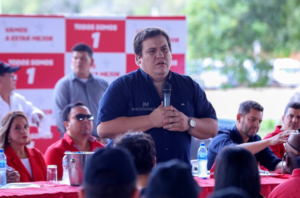 Cesarito Sosa finalizó agradeciendo a todos los asistentes al encuentro republicano y solicitando a la dupla Peña-Alliana que a la hora de trabajar en la generación de empleo y oportunidades de desarrollo, tenga en mente al pueblo del cuarto departamento. Foto: Christian Meza.