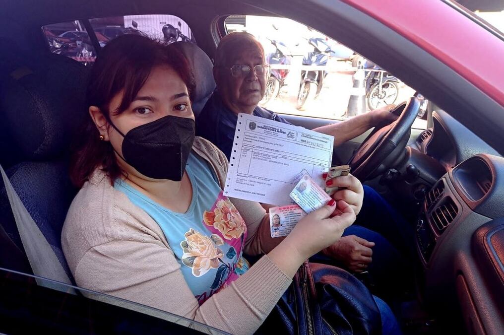 Varios conductores ya accedieron al nuevo sistema para validar sus registros en Mariano Roque Alonso. Foto: Gentileza.