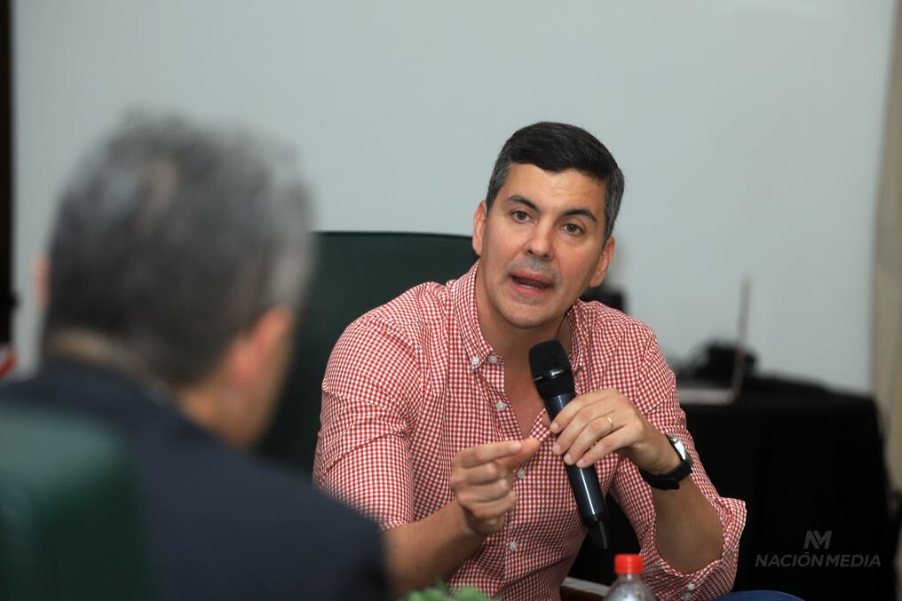 El presidenciable Santiago Peña resaltó la necesidad de hablar de políticas públicas con los gremios empresariales y productivos. Foto: Roberto Zarza.