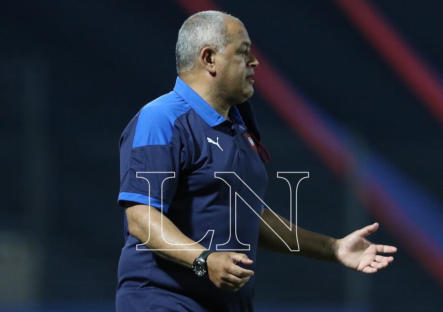 FRANCISCO ARCE - DT DE CERRO PORTEÑO.FOTO:FERNANDO RIVEROS