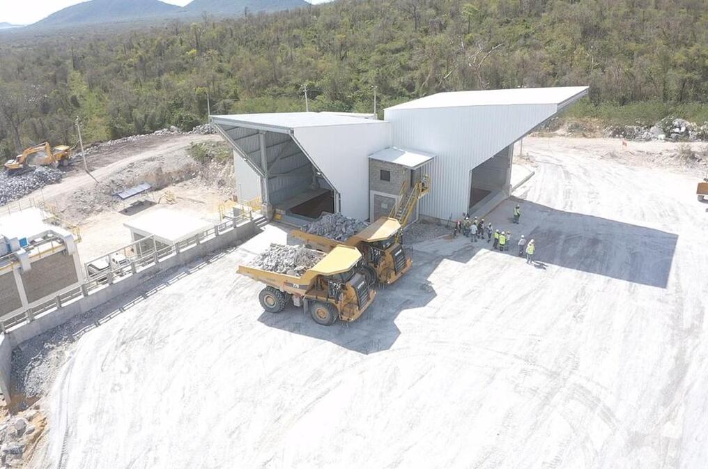 La empresa Cementos Concepción (Cecon) inició los trabajos de comisionamiento de la planta con materia prima, de esta manera, oficialmente los equipos se encuentran trabajando en la trituración de piedra caliza para luego continuar con toda la cadena de producción. Foto: Gentileza.