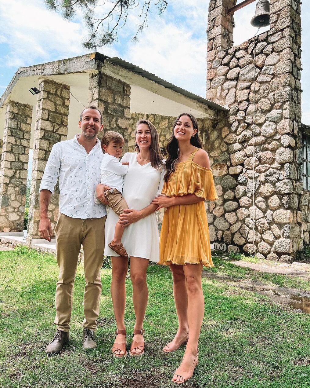 Nicole junto con su hermana Ivonne, Alejo y su cuñado Santiago de Zavalía. Foto: Gentileza.