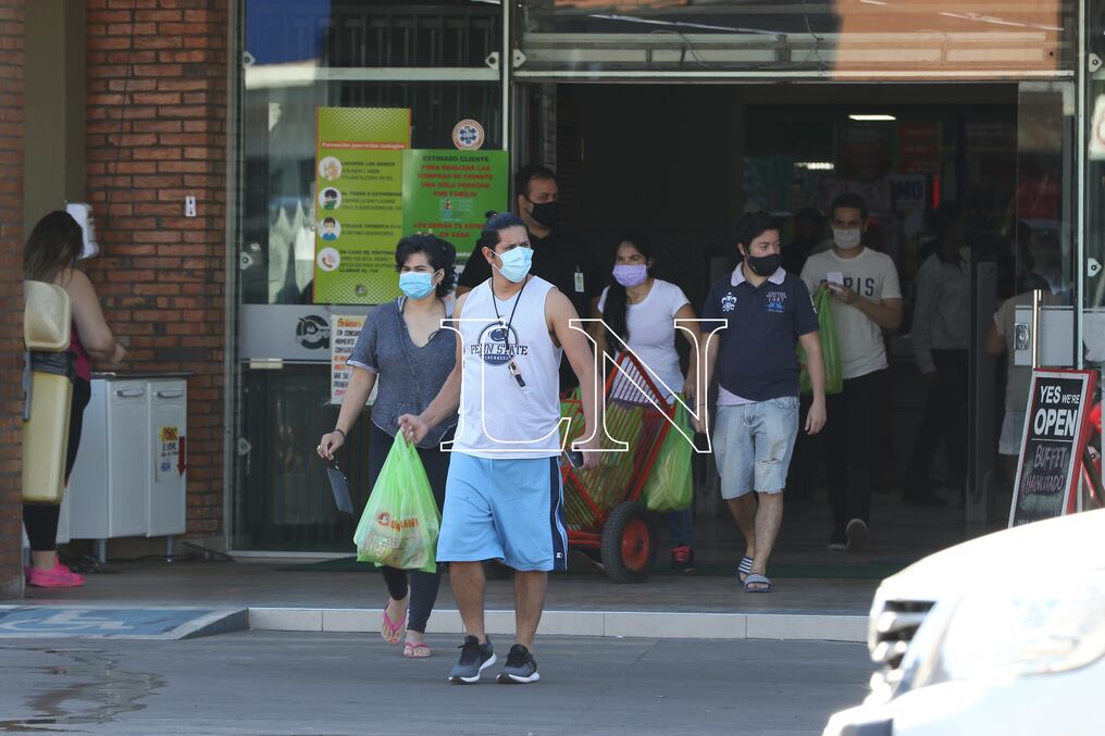 El pasado lunes iniciaron las acreditaciones con un grupo de 200.000 beneficiarios, que se sumaron a las 107.000 personas de la zona del departamento del Alto Paraná que recibieron el primer pago del subsidio de G. 500.000. Foto: Archivo.