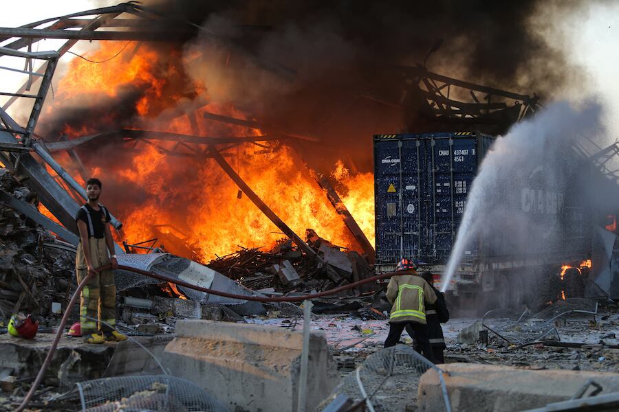 El juez que instruye la investigación sobre la terrible explosión del 4 de agosto en el puerto de Beirut ha pedido al Parlamento investigar a tres ministros por su posible responsabilidad en esta catástrofe, anunció el martes una fuente judicial. Foto: AFP/Archivo.