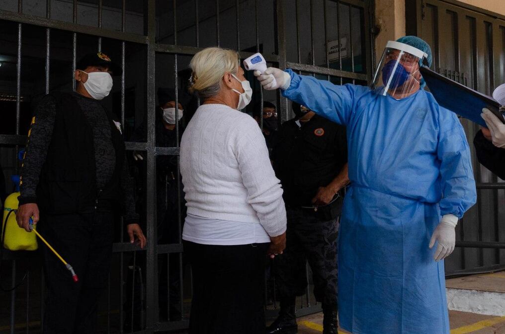 El protocolo establecido por la cartera de Estado prohíbe también el ingreso de personas con temperatura igual o superior a 37,5 grados o antecedentes de fiebre en las últimas 24 horas. Foto: Gentileza.