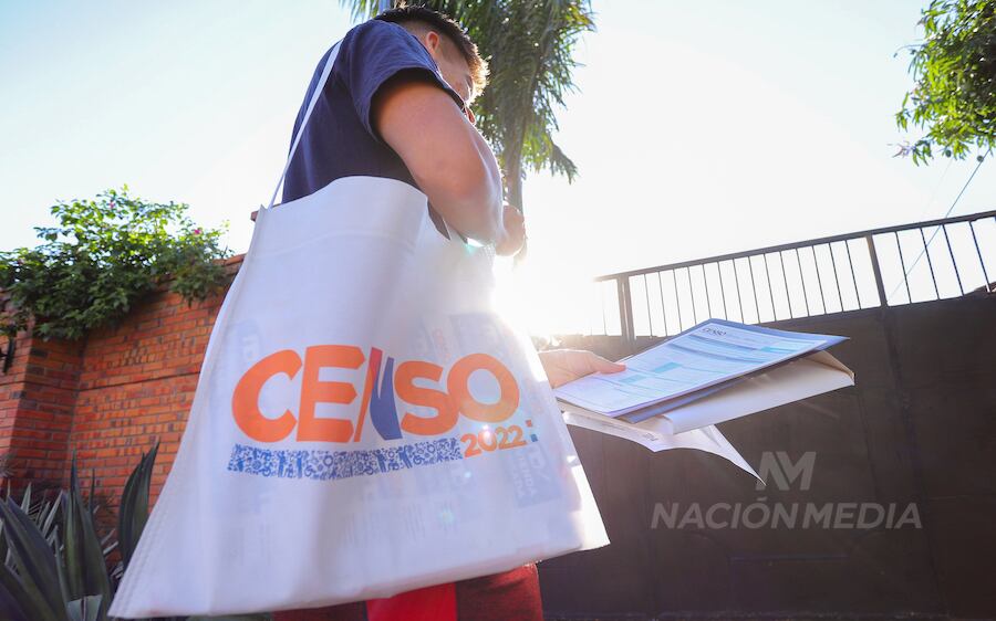 Titular del INE aseguró que no van a parar los pagos hasta que todas las personas reciban lo que se merecen, ya que ayudaron con una cobertura histórica del censo en el Paraguay del 97,5%. Foto: Christian Meza.