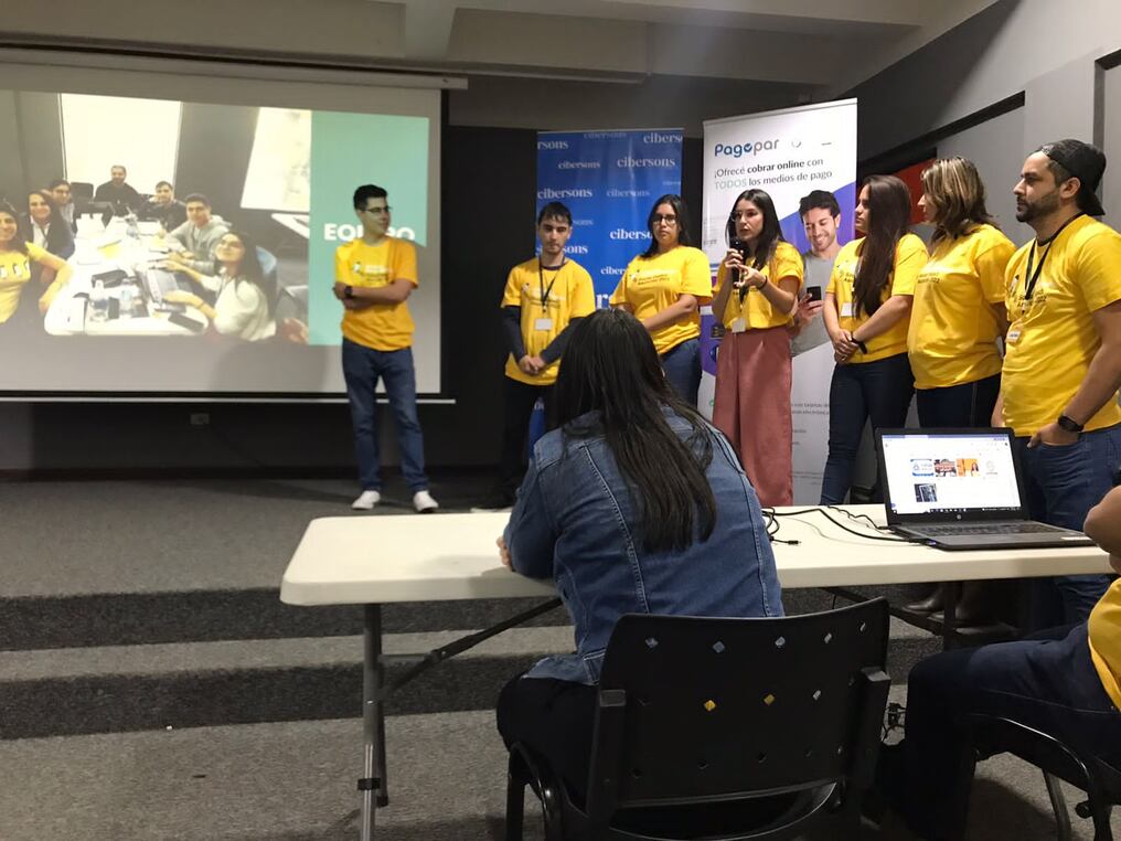 El Startup Weekend realizado en Asunción en 2022. En Ciudad del Este comenzará esta noche la primera edición del maratón de proyectos turísticos, en el centro Cultural Mangoré. Foto: Gentileza
