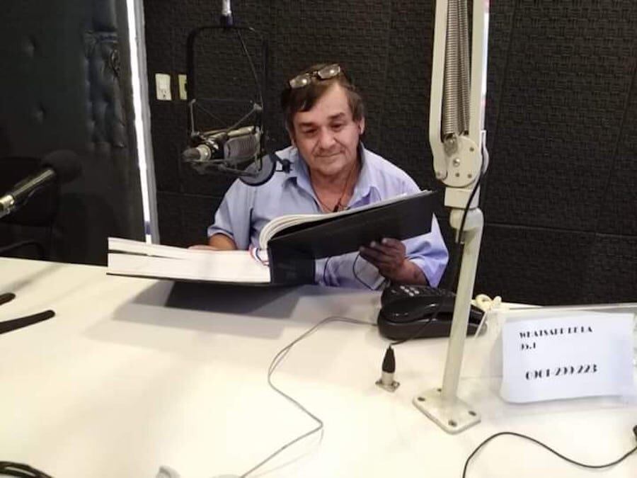Domingo Germán Céspedes, una de las mejores voces de la radiofonía nacional, en la cabina de una de las tantas emisoras que lo tuvo como la voz principal. Una trayectoria brillante que se apagó el pasado 10 de agosto.