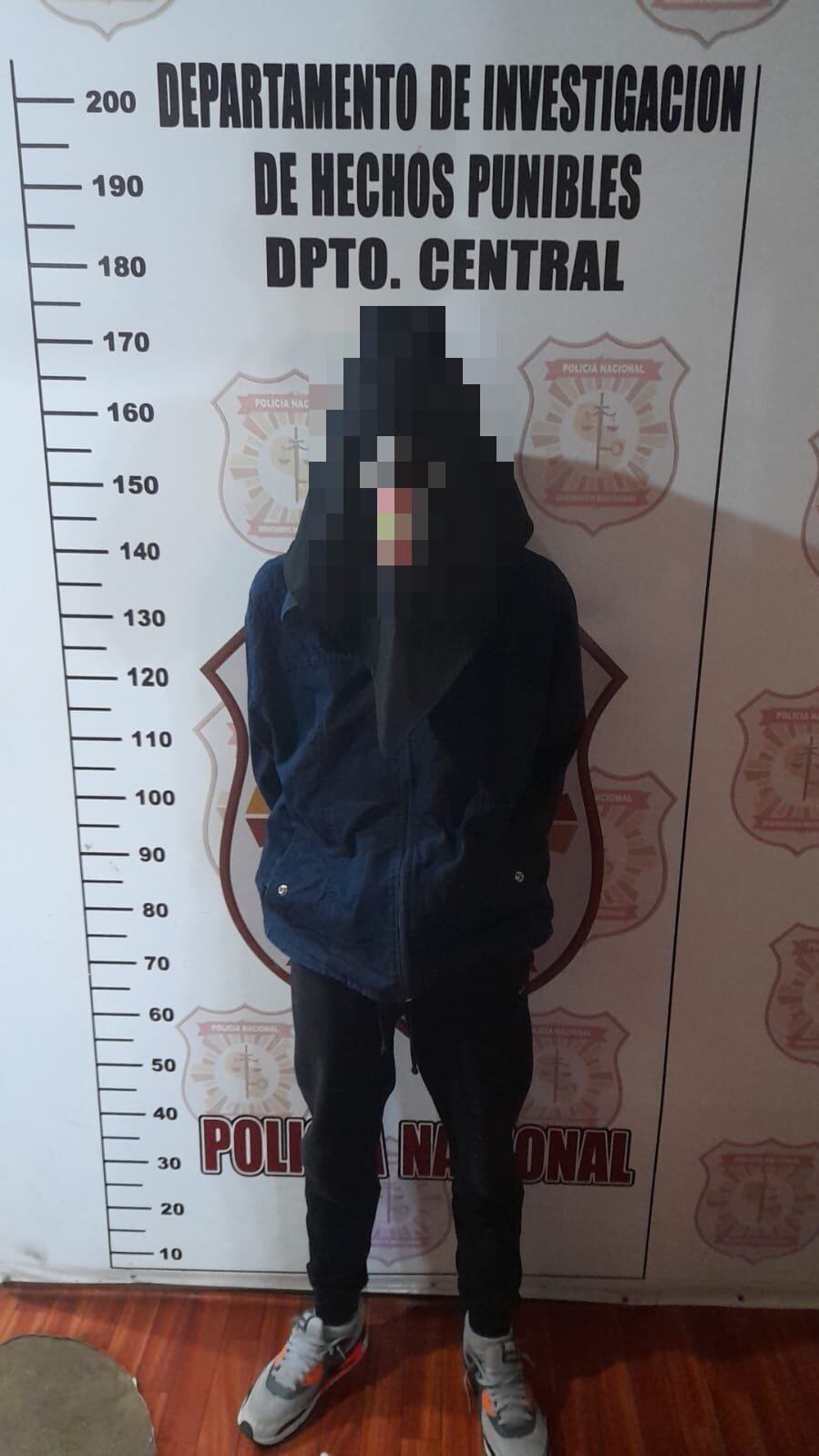 El detenido de 18 años  alegó en su defensa que se dedica a la música y que no realizó ningún tipo de amedrentamiento; en tanto, manifestó que tuvo una pelea en la que fue golpeado en el rostro. Foto: Gentileza