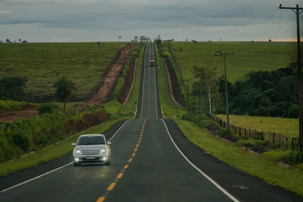 La pavimentación de una ruta que une a los departamentos de San Pedro y Concepción forma parte del proyecto estratégico del plan de recuperación económica pospandemia. Foto: Ilustrativa.