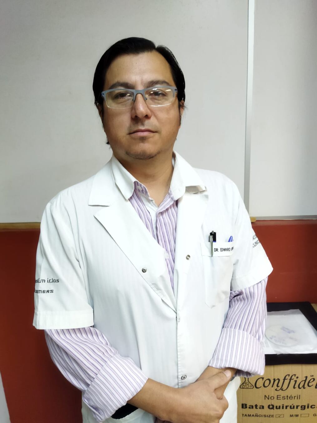 El doctor Edward Bernal, neumólogo del hospital. Foto: Gentileza.