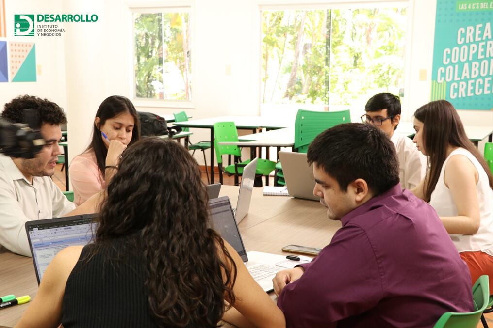 El Instituto Desarrollo presenta sus programas de maestrías con certificaciones de nivel mundial con el objetivo de seguir formando profesionales con conocimientos que aporten al desarrollo del Paraguay. Foto: Gentileza.