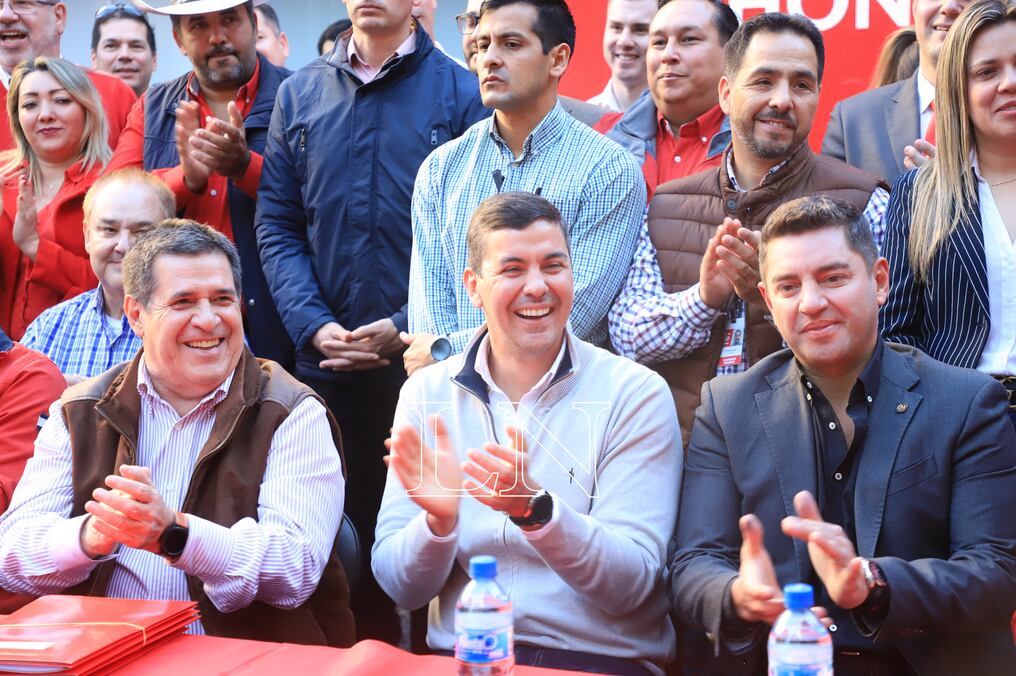 Horacio Cartes destacó a la chapa presidencial de "lujo" que conforman Santiago Peña y Pedro Alliana. Foto: Jorge Romero.