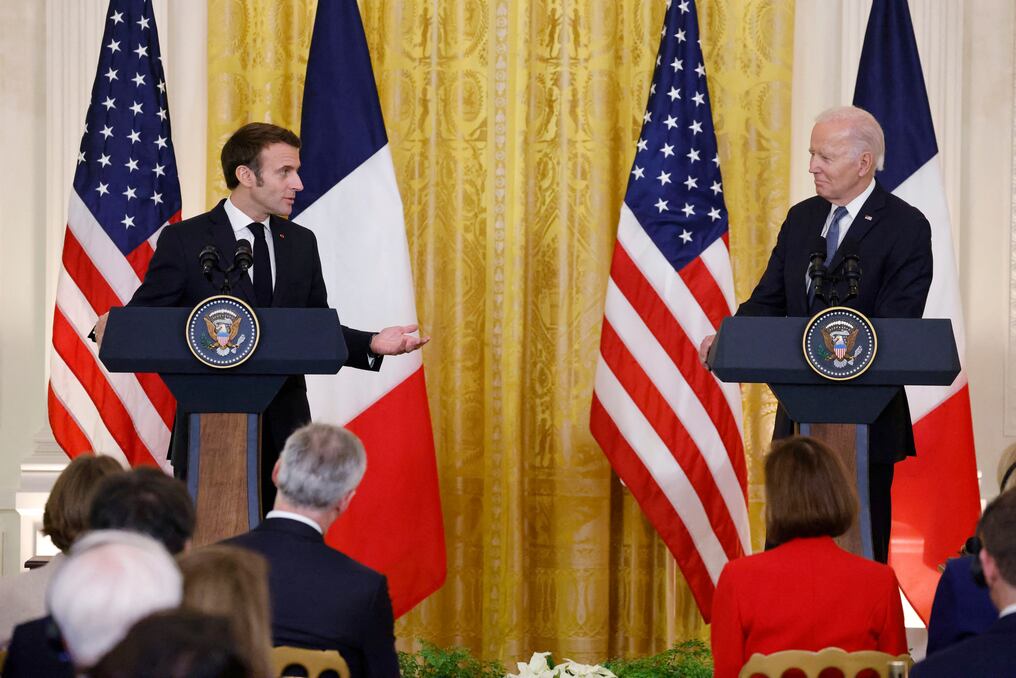 “Estoy dispuesto a hablar con Putin si (...) él está buscando una manera de terminar la guerra. Todavía no lo ha hecho”, dijo el presidente estadounidense Joe Biden en rueda de prensa conjunta con su homólogo francés. Foto: AFP.
