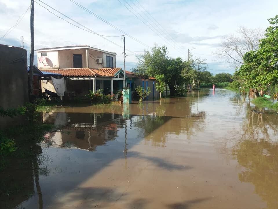 El muro de contención de Alberdi no resistirá una nueva inundación si no se hace el mantenimiento requerido, advirtió el jefe comunal. Foto: Gentileza.