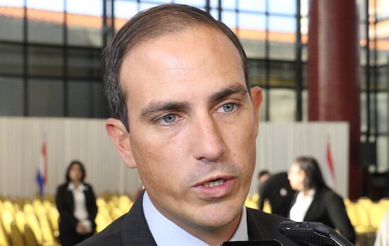 Stephan Rassmusen indicó que hoy, en la sesión extraordinaria, se estudiará la posibilidad de utilizar parte del dinero de la cooperación taiwanesa de US$ 150 millones para adquirir vacunas. Foto: Archivo.