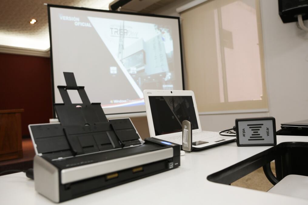 La Justicia Electoral realizará la prueba interna de transmisión de los datos entre funcionarios encargados del CTX y la recepción de los mismos en la sede central de la institución electoral. Foto: Gentileza.