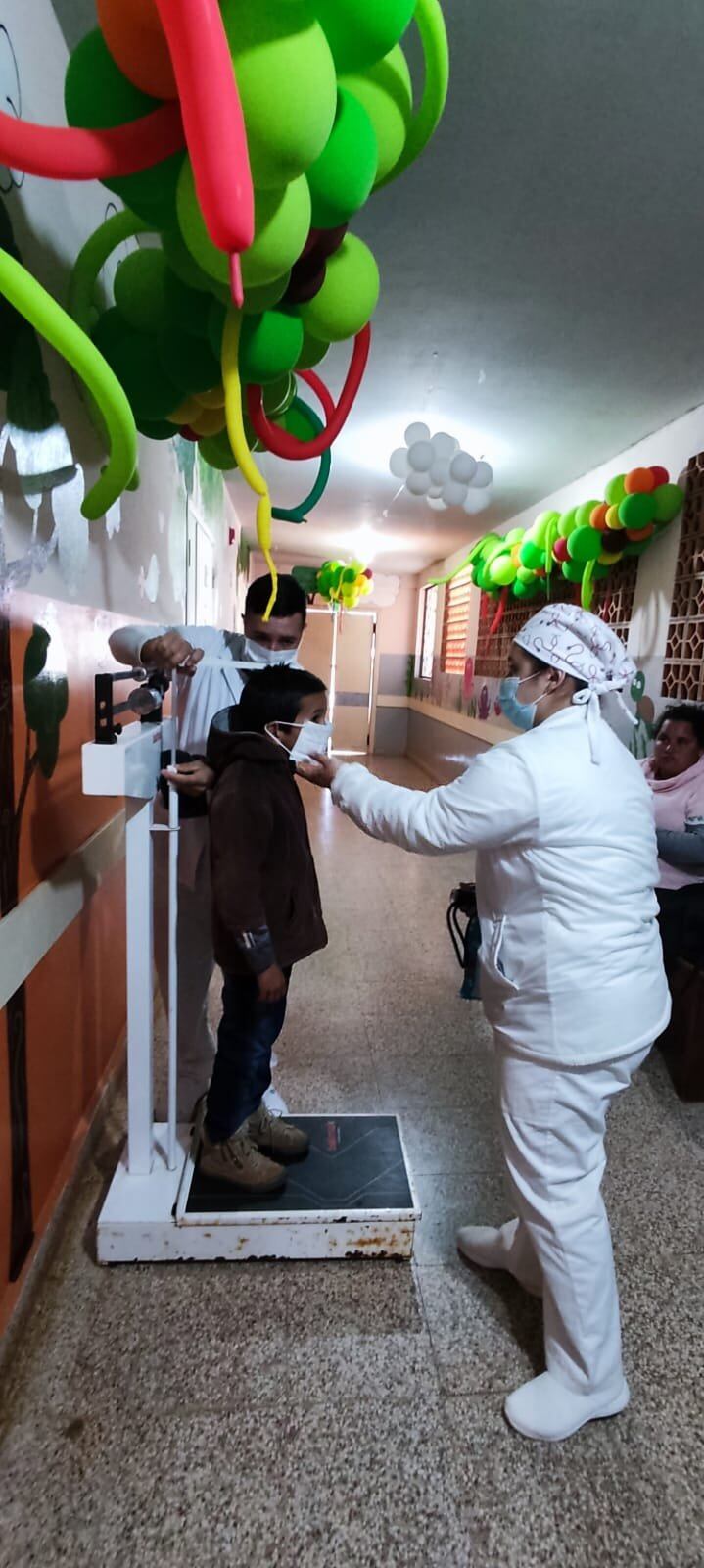 La semana pasada se hizo la consulta prequirúrgica de los pacientes. Las cirugías comenzaron el viernes 19 y continuaron el sábado, mientras que el control posquirúrgico se hizo ayer domingo. Foto: Gentileza.