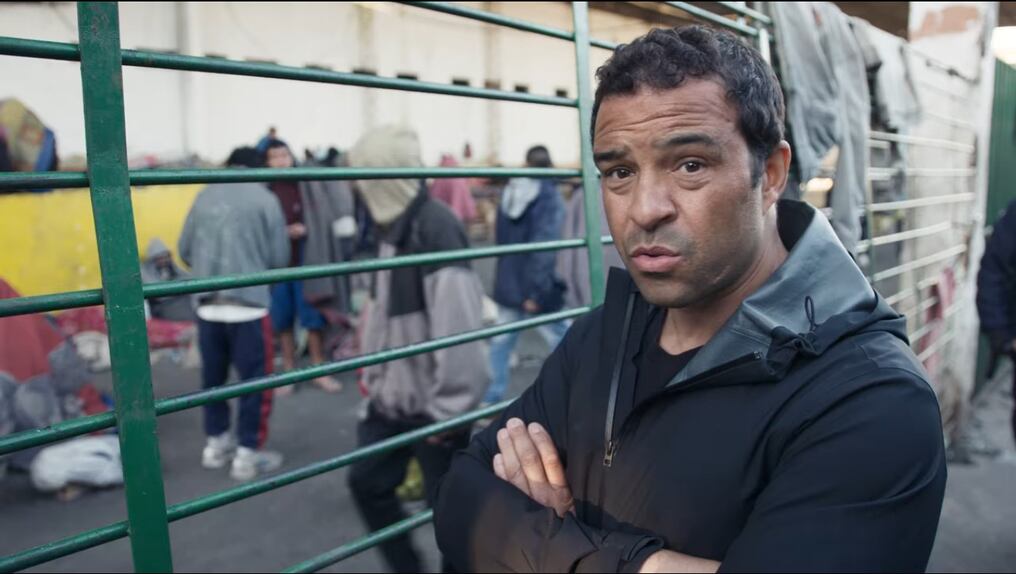 El periodista británico se hizo eco del violento motín del martes pasado y contestó que regresaría para “la necesidad de cambio”. Foto: Netflix.