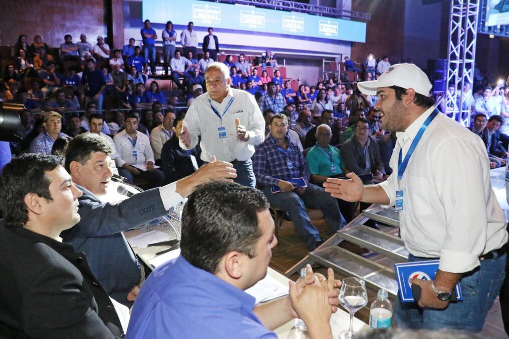 Gestión de Lanzoni (parado) presenta irregularidades en su ejecución, aseguran ciudadanos. Foto: Archivo