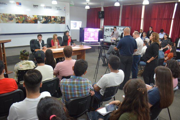Cursos que ayudarán a los jóvenes a tener una mejor salida laboral con capacitaciones exitosas. Foto: Archivo.