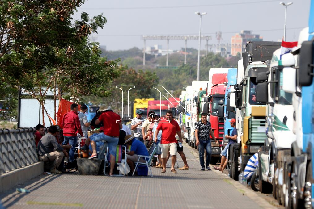 El secretario general del Sindicato de Trabajadores de Transporte de Carga Nacional, Diego Bogarín, mencionó que desde el jueves iniciaría un paro a nivel nacional por la suba de los precios del combustible. Foto: Nadia Monges.