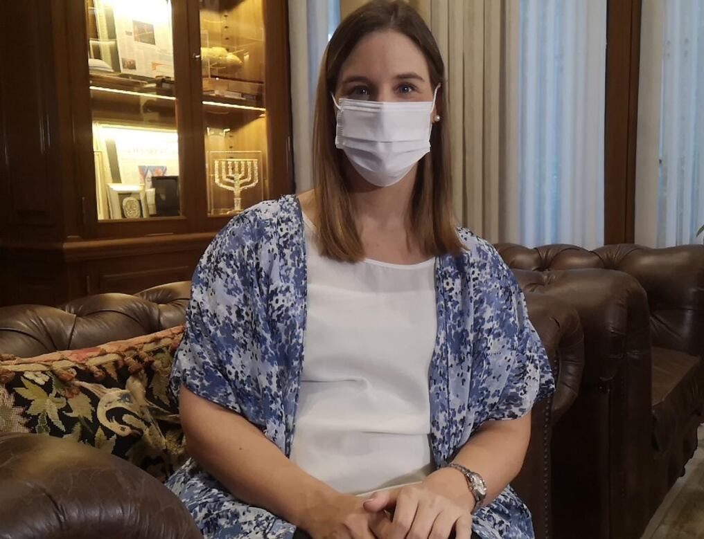 La directora Catherine Chauvel destacó el nivel de preparación de los estudiantes del Centro Educativo Arambé. Foto: Universo 970 AM