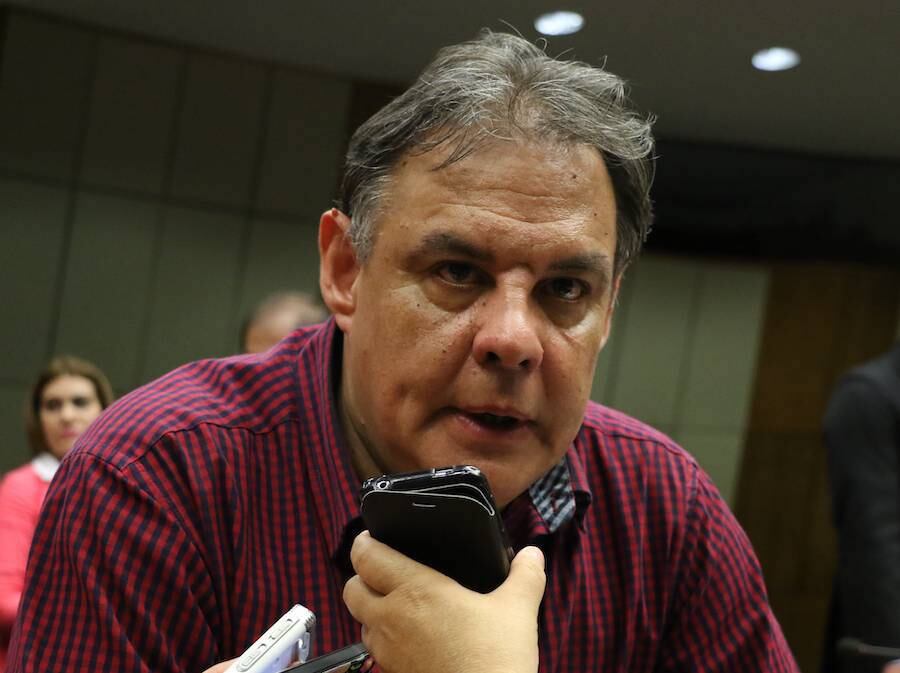 El senador del Frente Guasu (FG) Hugo Richer sostuvo que el bloque de los partidos y movimientos de la oposición carece de compromisos reales con miras a las elecciones generales fijadas para el 30 de abril del presente año. Foto: Gentileza.