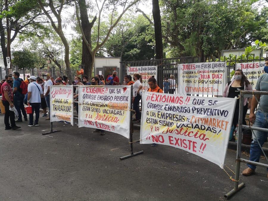 Un alto porcentaje de los nuevos suspendidos provienen de los sectores gastronómicos, comercio, entre otros, que se manifestaron en Mburuvicha Roga. Foto: Ilustrativa.