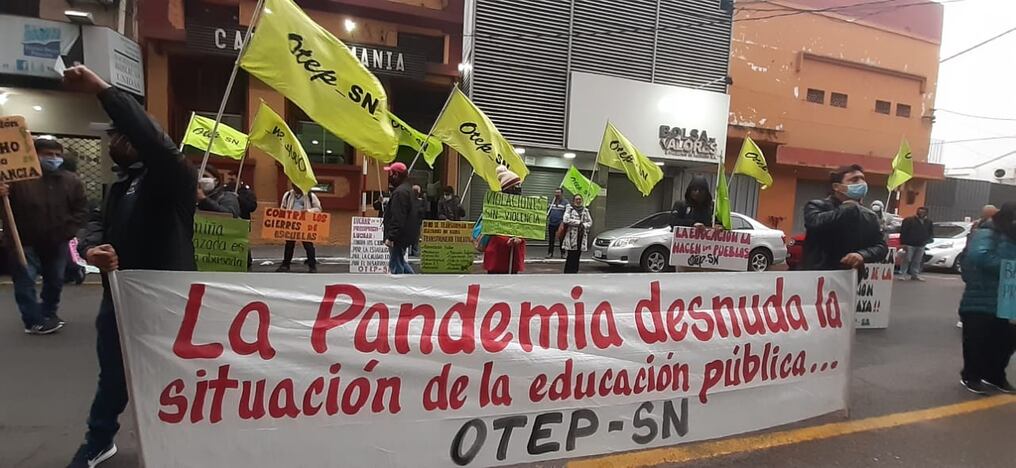 Docentes rechazan la exigencia del MEC en la utilización de la plataforma web Paraguay Aprende, sin antes brindar capacitaciones ni recursos tecnológicos para el usufructo de la misma. Foto: Gentileza.