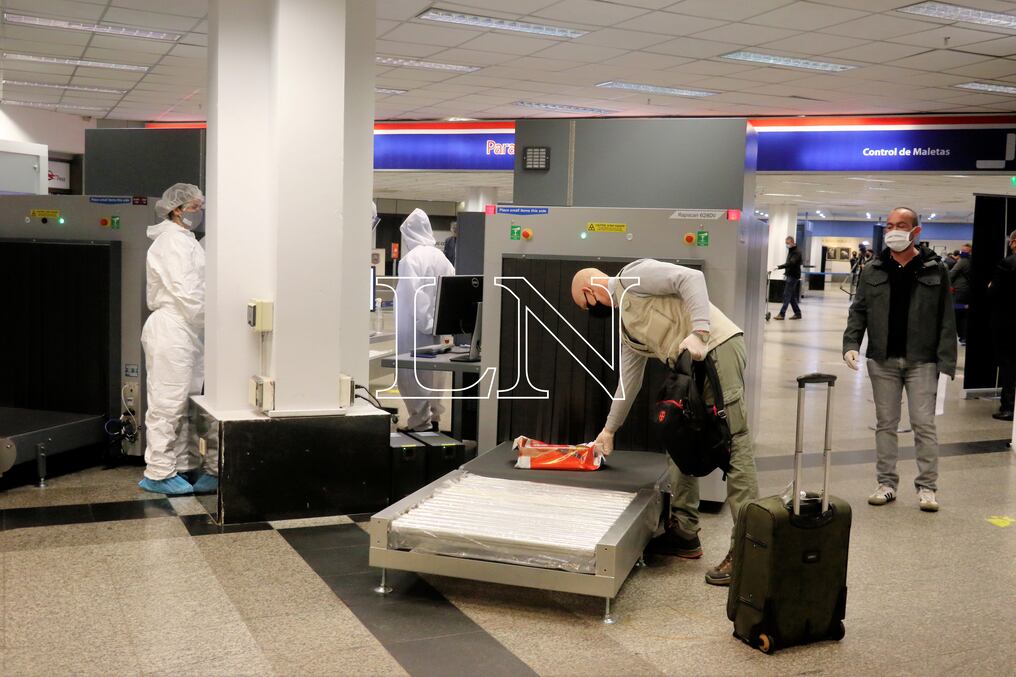En promedio, cuatro a cinco vuelos salen por día del aeropuerto Silvio Pettirossi. Foto: Archivo. 