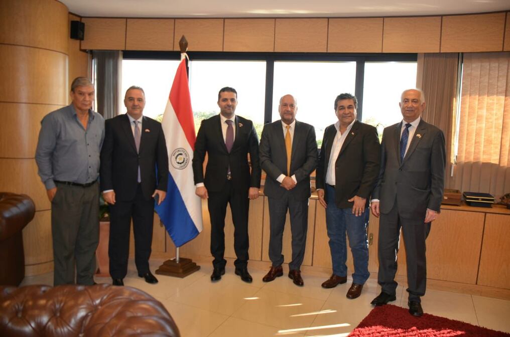 La propuesta que libera el combustible para Petropar en el mercado internacional está en manos del presidente de la República Mario Abdo, pero para el senador Enrique Riera esta ley genera dudas. Foto: Gentileza.