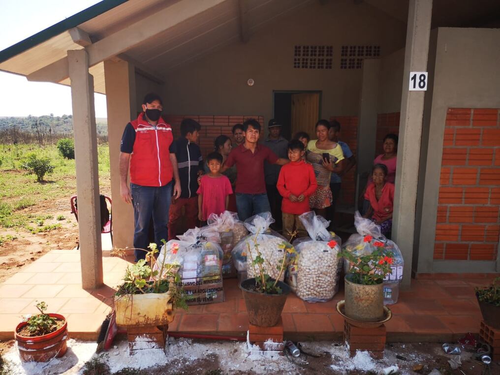 La entrega se realizó como parte de las políticas públicas que luchan para la disminución, erradicación de la pobreza y la seguridad alimentaria. Foto: Gentileza.