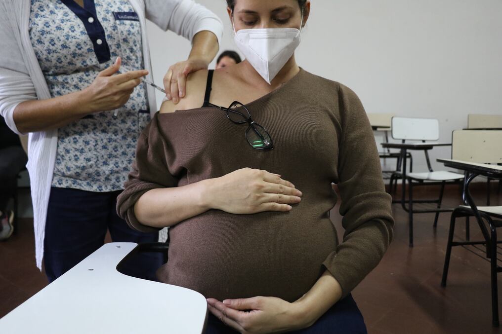 Varias organizaciones de la sociedad civil se sumaron para apoyar a fin de inocular a la mayor cantidad de gestantes este sábado. Foto: Nadia Monges.