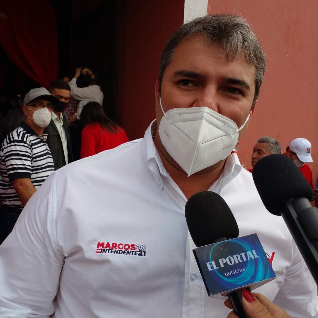 El candidato a intendente de Coronel Oviedo Marcos Benítez agradeció el poyo de las autoridades de la ANR y de los líderes de los movimientos internos para las municipales. Foto: Gentileza.