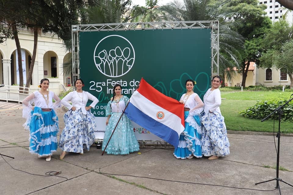 Además de destacarse en lo académico, también se destaca en la danza paraguaya y es embajadora de la cultura guaraní a través de un grupo de danza paraguaya denominado Alma Guaraní. Foto: Gentileza.