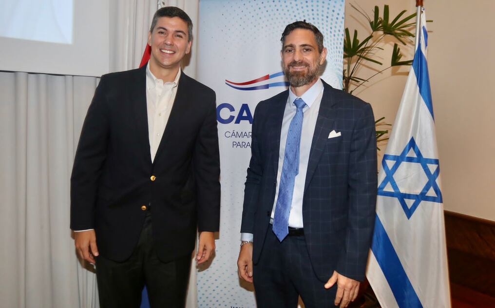 Santiago Peña fue invitado por la Cacopi, que es presidida por Alejandro Rubin, cónsul honorario de Israel en Paraguay. Foto: Gentileza. 