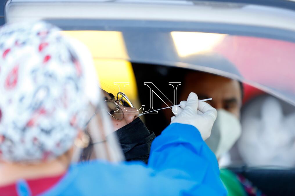 Quien quiera conocer su diagnóstico respecto al COVID-19, dependiendo de cada situación, debe conocer las diferencias entre el test PCR y el antígeno. Foto: Christian Meza.