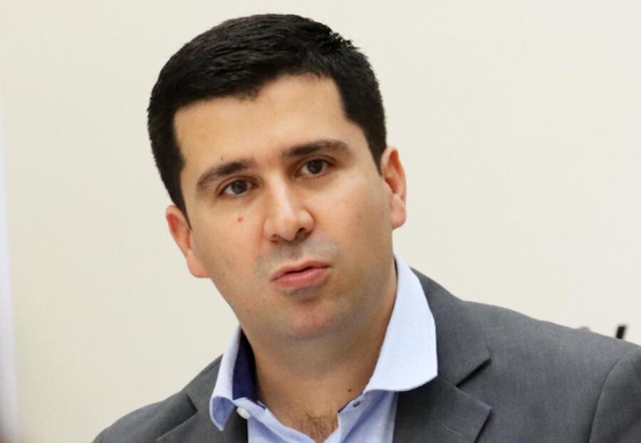 El diputado colorado Basilio Núñez lamentó que su colega Sebastián Villarejo vaya en contra de sus principios y de la Constitución Nacional buscando congraciarse con Efraín Alegre. Foto: Gentileza.