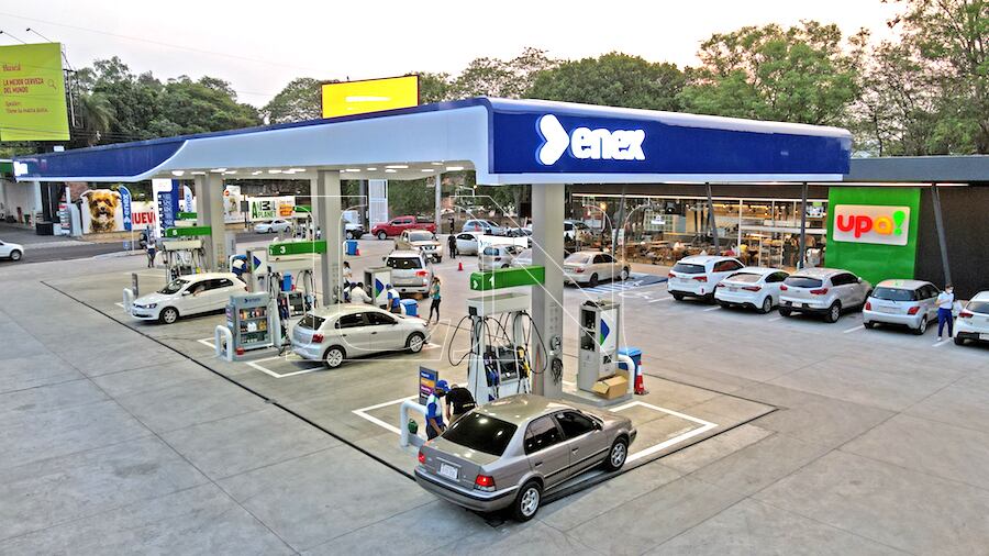 Enex oficializó en diciembre del 2020 su desembarco a Paraguay en su estación de servicios, ubicada sobre la calle España y Sacramento. Foto: Archivo.