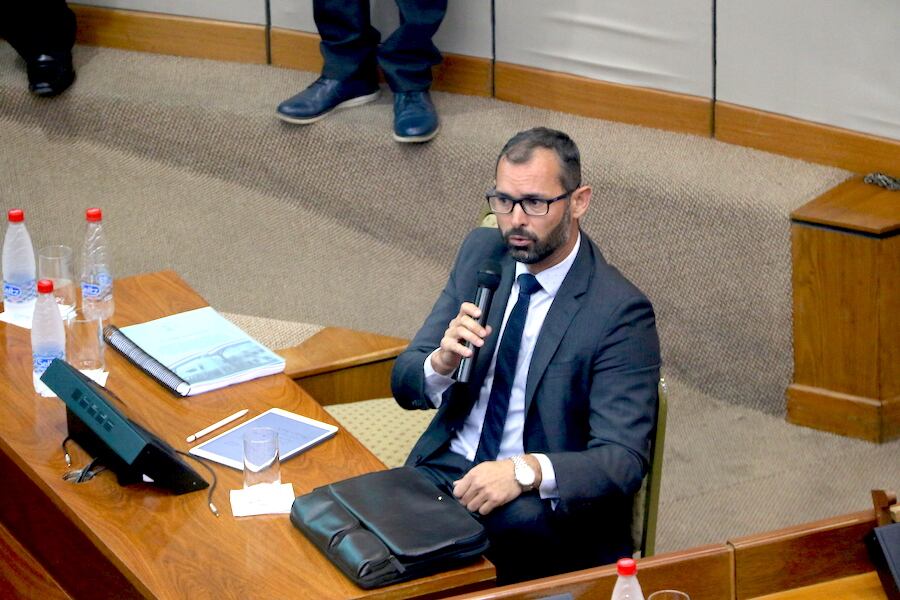 Pablo Seitz, titular de la DNCP, presentó el proyecto a la Comisión Permanente. Foto: Archivo