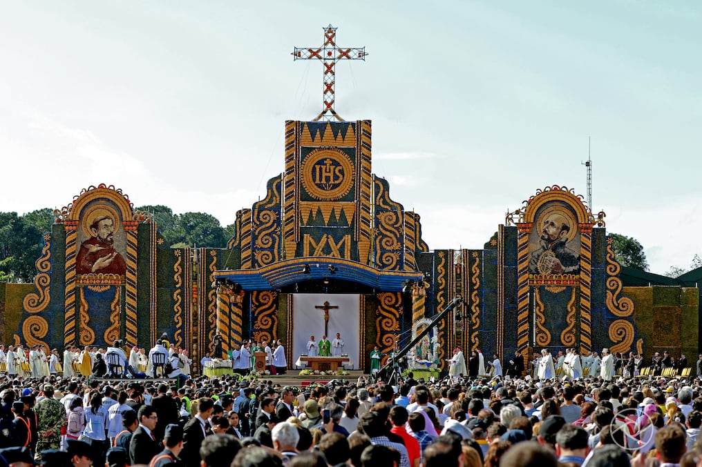 El retablo hecho por el artista Koki Ruiz fue expuesto en la actividad realizada en Ñu Guasu. Foto: Archivo.