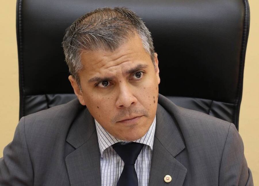 "Acá hay unos intereses particulares y políticos mezquinos de unos pocos a quienes no les importa la ciudadanía, les importa su campaña electoral", aseveró Eduardo González, apoderado del Partido Colorado. Foto: Archivo.
