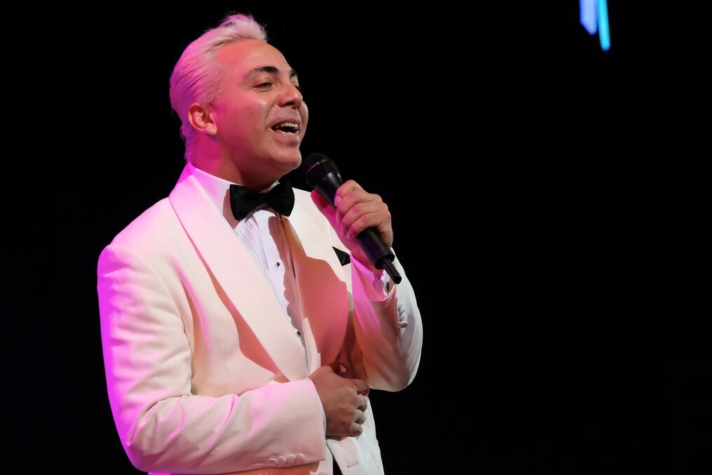 Como previa a su show del próximo viernes, el cantante mexicano grabó un video para saludar a sus seguidores paraguayos. Foto: Gentileza