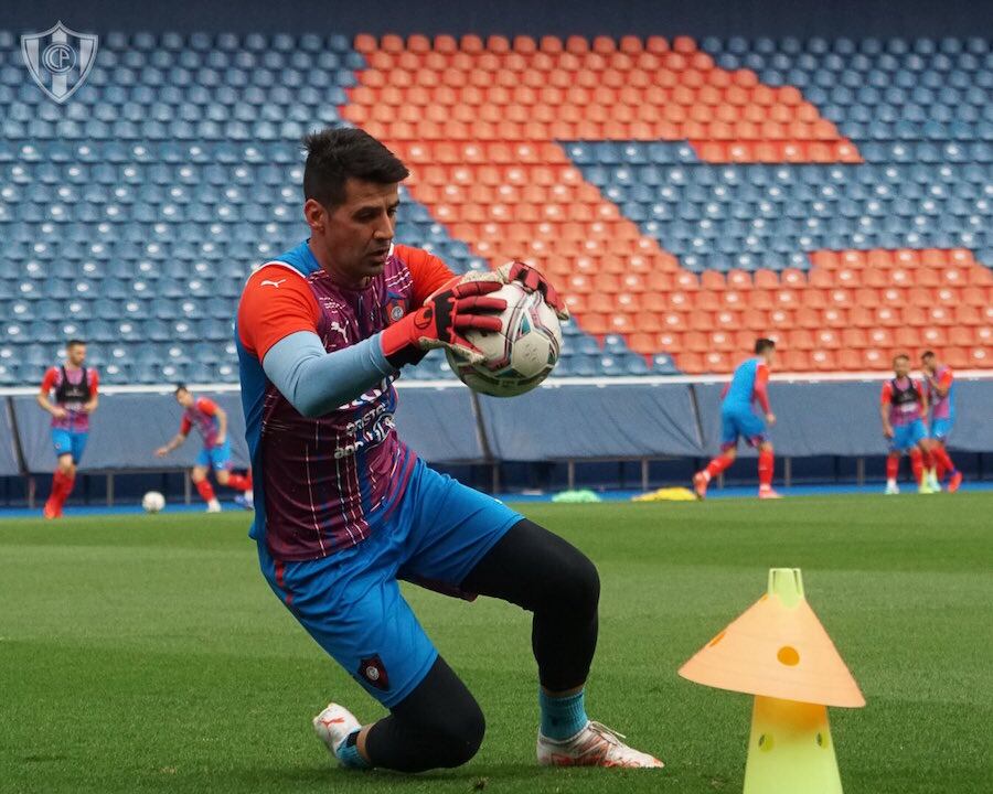 El uruguayo Rodrigo Muñoz está listo para retornar al arco del Ciclón.FOTO:@CLU CERRO PORTEÑO