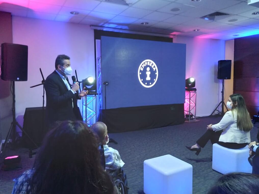 Empresas, organizaciones e instituciones públicas pueden postularse para acceder a los distintos sellos progresivos y luego buscar el de excelencia máxima o de "Empresas i". Foto: Gentileza.