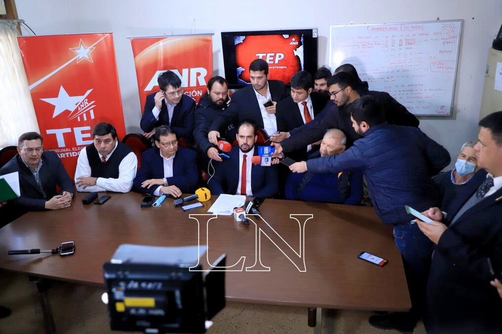 Desde la Asociación Nacional Republicana, los miembros del TEI exhortan por la pacificación partidaria de cara a las internas de diciembre próximo. Foto: Roberto Zarza.