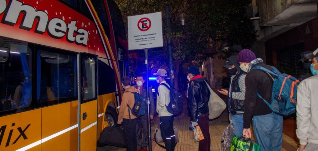 Los repatriados regresaron en un bus de una línea de transporte internacional de Argentina. Foto: Gentileza.